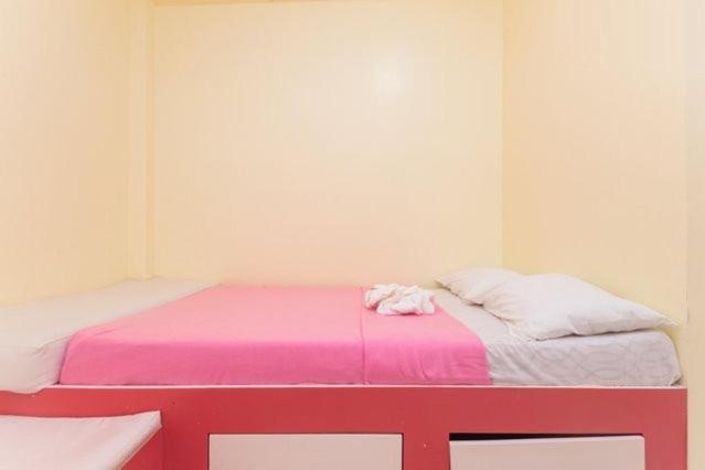 Bambooze Hauz Hotel Balabag  Quarto foto