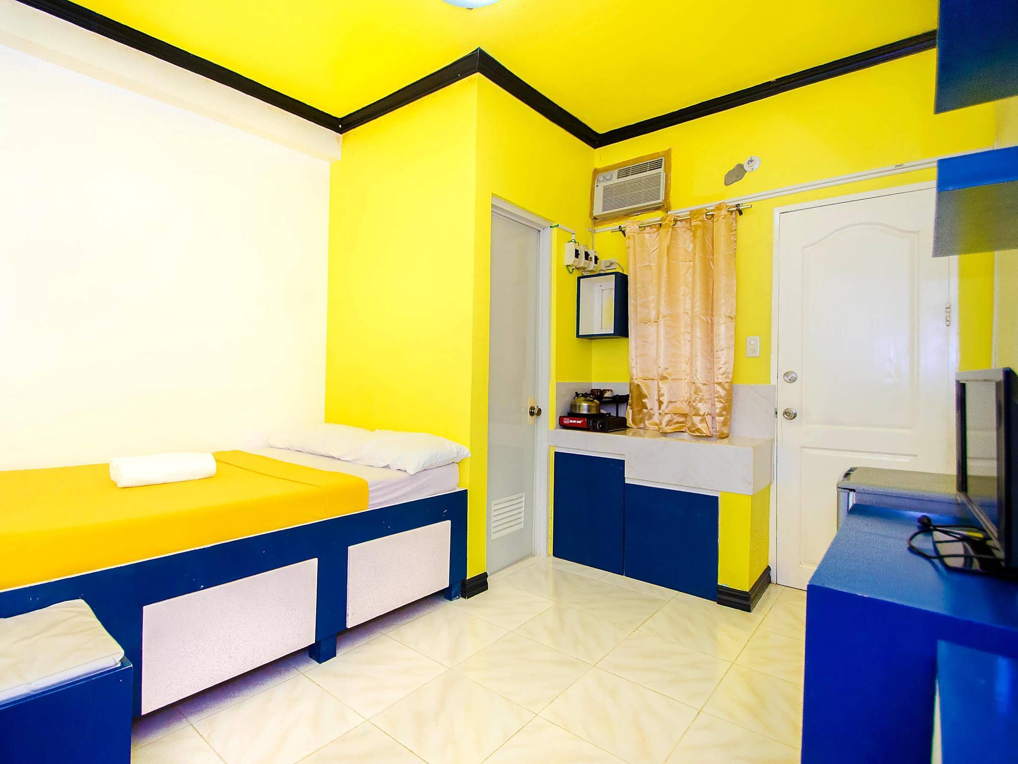 Bambooze Hauz Hotel Balabag  Exterior foto